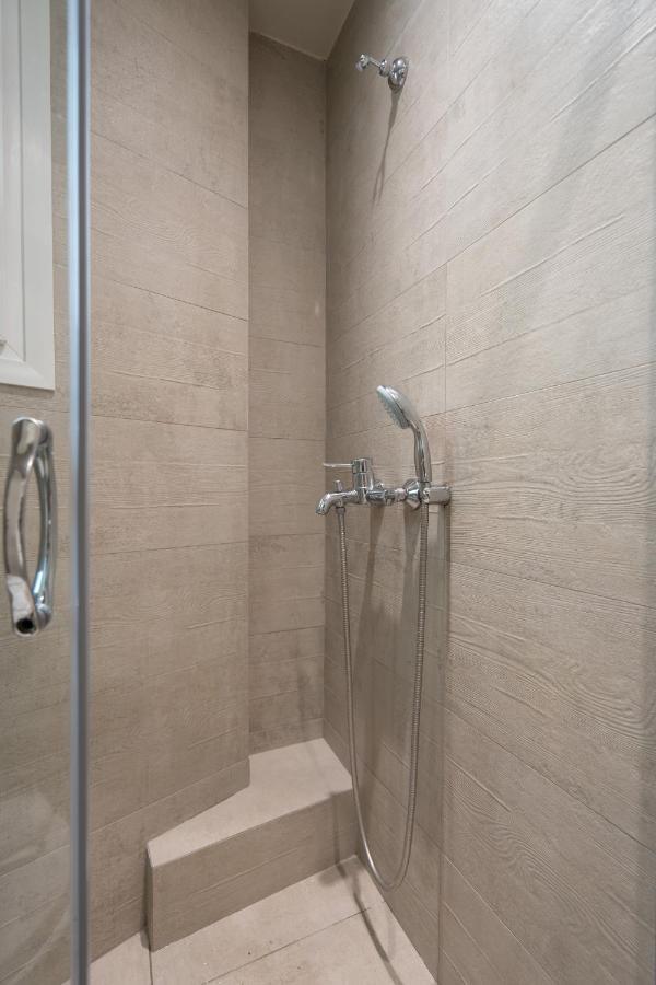 Classy Apartment In Koukaki, Walk To Metro & Acropolis Athen Exterior foto